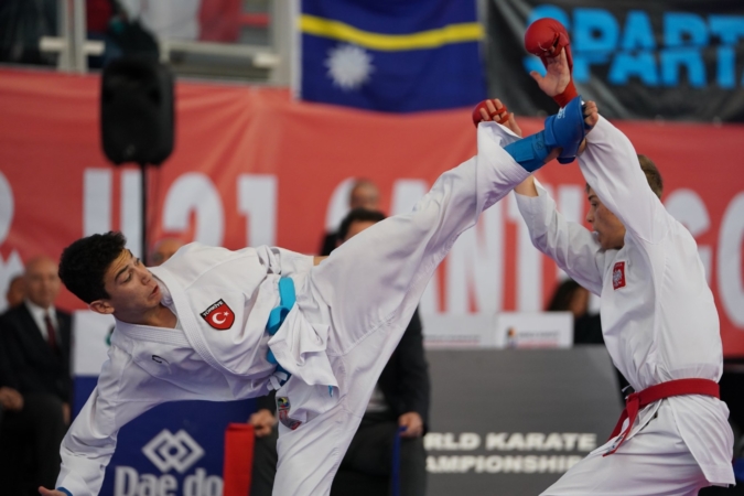 Dominik Dziuda - Mistrz Świata w karate WKF (Santiango 2019) Dominik Dziuda - Mistrz Świata w karate WKF (Santiango 2019)