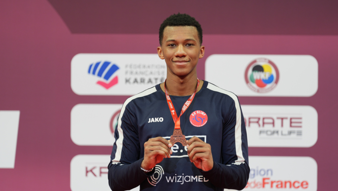 ERIK RAHOZENKO Z PARYSKIM MEDALEM PREMIER LEAGUE!